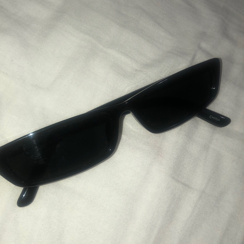 Black glasses